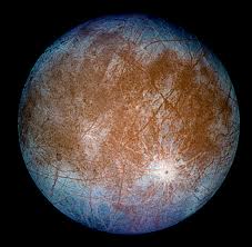 EUROPA È RICOPERTA DA UNO SPESSO GUSCIO DI GHIACCIO