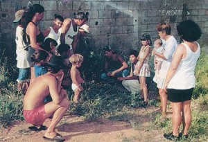 CURIOSI NEL LUOGO DELL'AVVISTAMENTO DELLE SORELLE DA SILVA