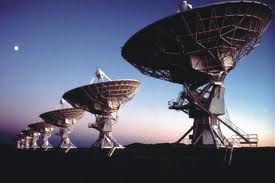 LE ANTENNE DEL SETI ALLA RICERCA DI SEGNALI DI VITA INTELLIGENTE EXTRATERRESTRE