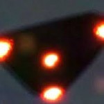 NEGLI ANNI '90, IN BELGIO, MIGLIAIA DI PERSONE VIDERO UN UFO DEL GENERE