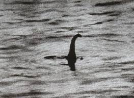 UNA DELLE FOTO PIÙ FAMOSE DEL MOSTRO DI LOCH NESS