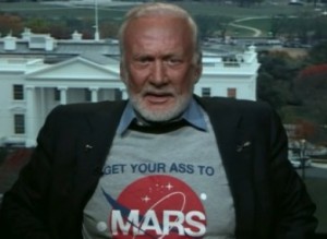 BUZZ ALDRIN CON LA SUA MAGLIETTA...