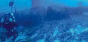 IL MONOLITE RINVENUTO SUI FONDALI SICILIANI