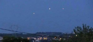 UNA DELLE TANTISSIME FOTO DI UFO PRESENTI SUL WEB