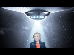 UN FOTOMONTAGGIO DI HILLARY CLINTON