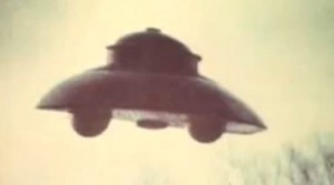 IL CLASSICO UFO FOTOGRAFATO DA ADAMSKI NEGLI ANNI '50 DEL SECOLO SCORSO