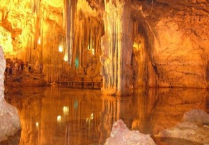 L'INGRESSO PER L'INFERNO: LE GROTTE DI ONFERNO