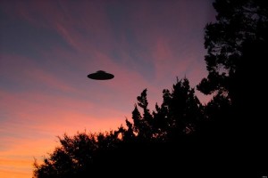 BASSETT È CONVINTO CHE LA VERITÀ SUGLI UFO SIA TENUTA SEGRETA