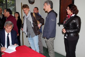 IN CODA PER VEDERE LE DIAPOSITIVE PORTATE DA SZYMANSKI