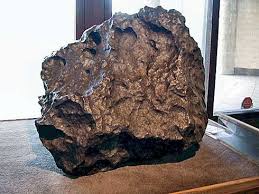 IPAZIA APPARE MOLTO DIVERSA DA UN NORMALE METEORITE
