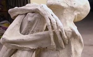 IN PRIMO PIANO, LA MANO DI MARIA