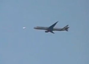 VARI PILOTI DI LINEA HANNO AVVISTATO L'UFO QUEL GIORNO