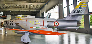UN THUNDERSTREAK F84-F