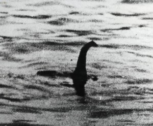 L'IMMAGINE PIU' FAMOSA DEL MOSTRO DI LOCH NESS E' UN FALSO