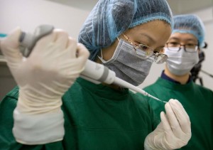 L'ESPERIMENTO CONDOTTO IN CINA APRE MOLTI INTERROGATIVI DI ORDINE MORALE ED ETICO