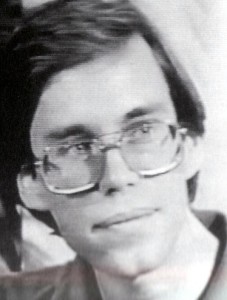 UNA FOTO D'EPOCA CON UN GIOVANE LAZAR