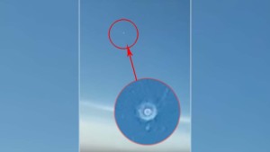 UN INGRANDIMENTO DELL'UFO RIPRESO DAL PILOTA DELLA TURKEY AIRLINES