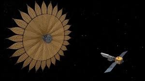 LO STARSHADE APERTO E IL TELESCOPIO SPAZIALE