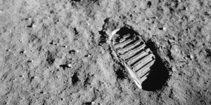 L'ORMA DEL PRIMO PIEDE UMANO SULLA LUNA