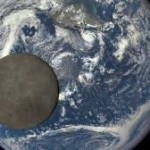 LA SONDA CINESE HA RAGGIUNTO IL LATO SEMPRE NASCOSTO DELLA LUNA