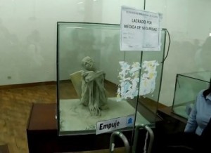 UNA DELLE MUMMIE TRIDATTILI ESPOSTE ALL'UNIVERSITÀ DI ICA
