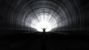 TRA I RICORDI PIÙ COMUNI, L'IMMAGINE DI UN TUNNEL DI LUCE