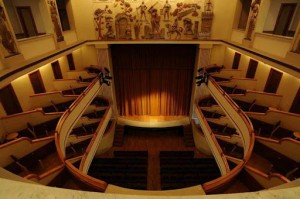 IL TEATRO TITANO, DOVE SI SVOLGERÀ LA DUE-GIORNI UFOLOGICA