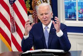 IL PRESIDENTE BIDEN NELLO STUDIO OVALE